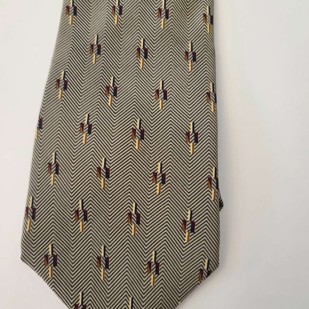 Bill Blass Beige, Gray, Gold, Burgundy Silk Tie